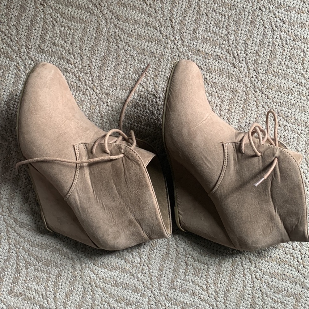 Bella Marie wedge booties size 9
